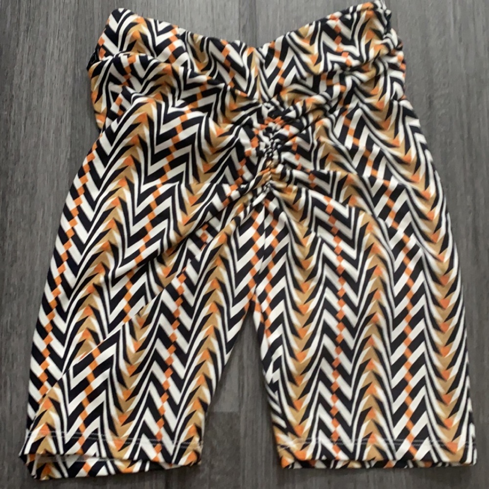 Licifit tribal v scrunch butt shorts size xs/s